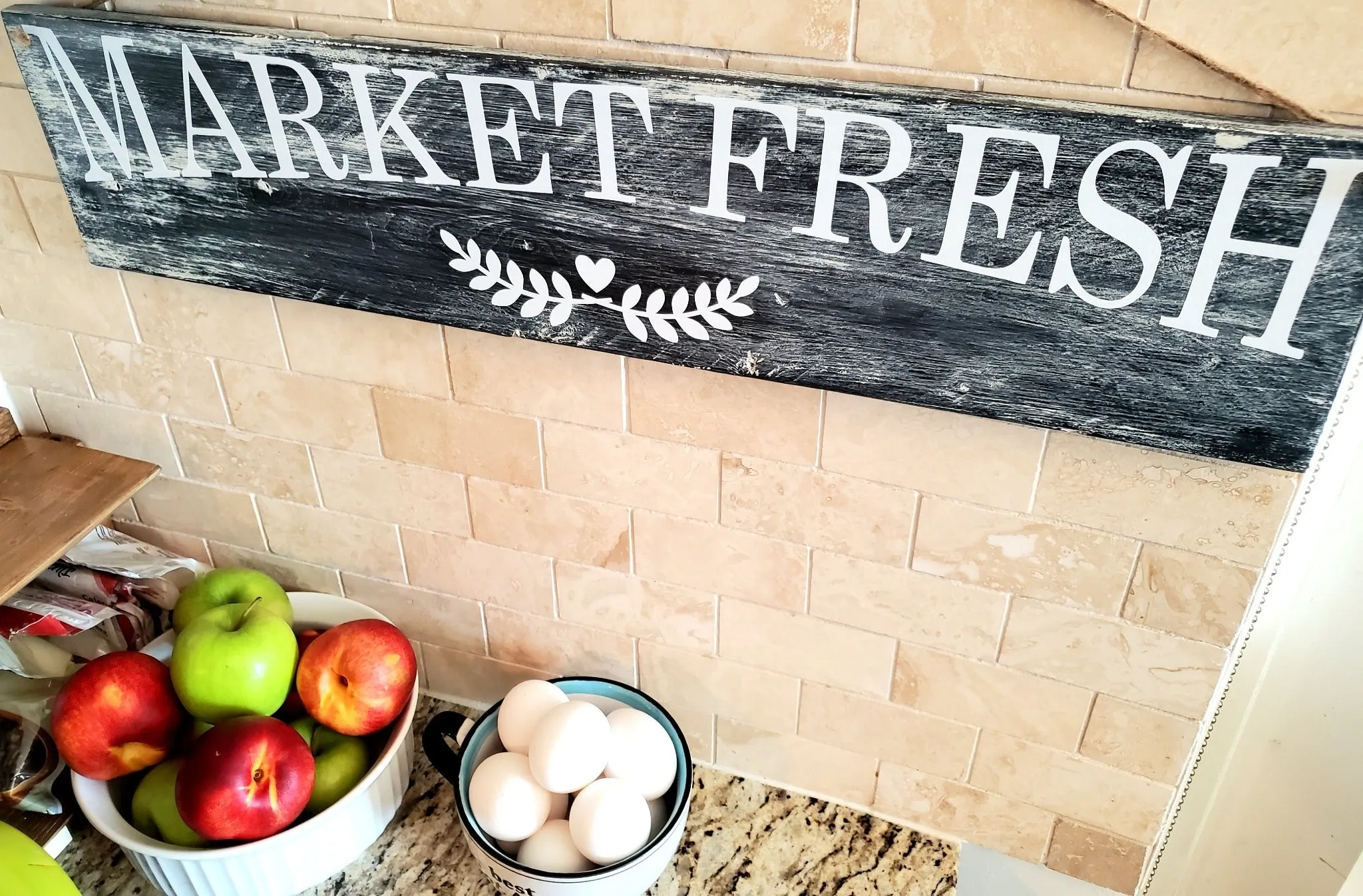 Market Fresh Kitchen Decor Sign - Add a Touch of Rustic Charm to Your Home